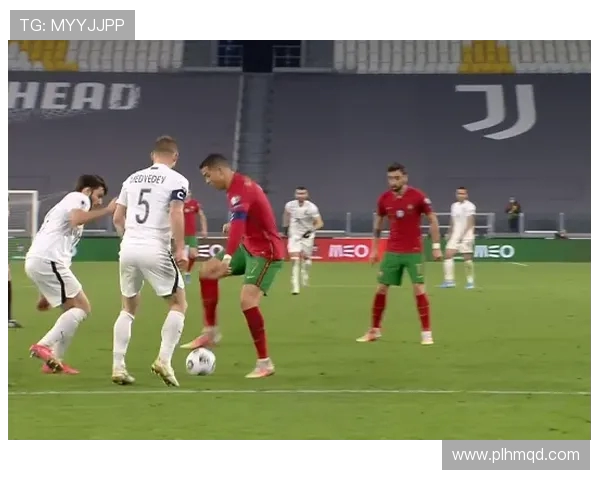 中国队在友谊赛中以一比零小胜法国队展现强大实力和团队合作精神