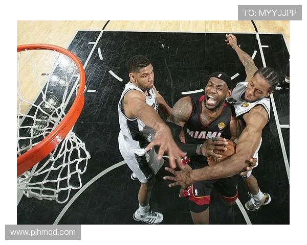 马刺与快船激战第三场争夺季后赛晋级关键战役的精彩回顾与分析 马刺与快船激战第三场争夺季后赛晋级关键战役的精彩回顾与分析