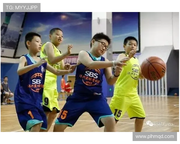 成都篮球队团队协作的成功之道与战术解析探讨