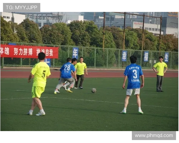 西安足球队在世锦赛上的拼搏历程与荣耀时刻回顾 西安足球队在世锦赛上的拼搏历程与荣耀时刻回顾